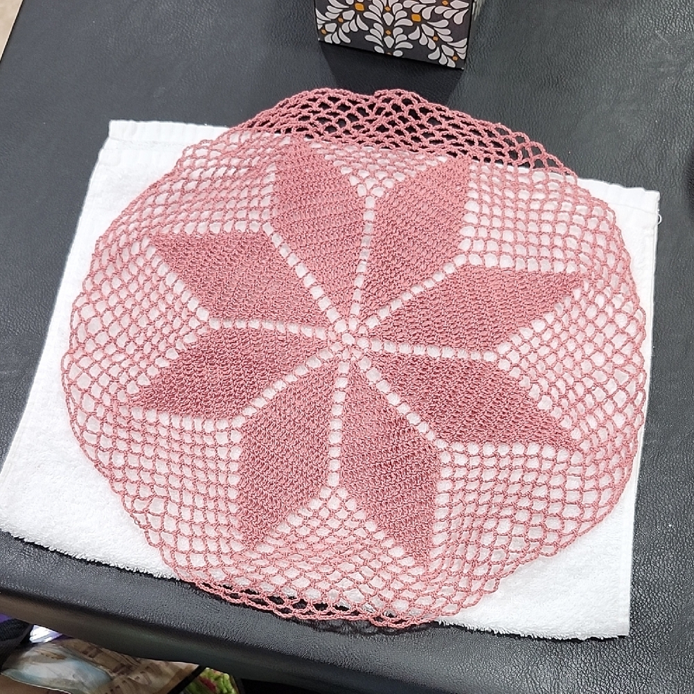 VINTAGE HANDMADE 15.5-INCH PINK CROCHET DOILY - STAR MOTIF